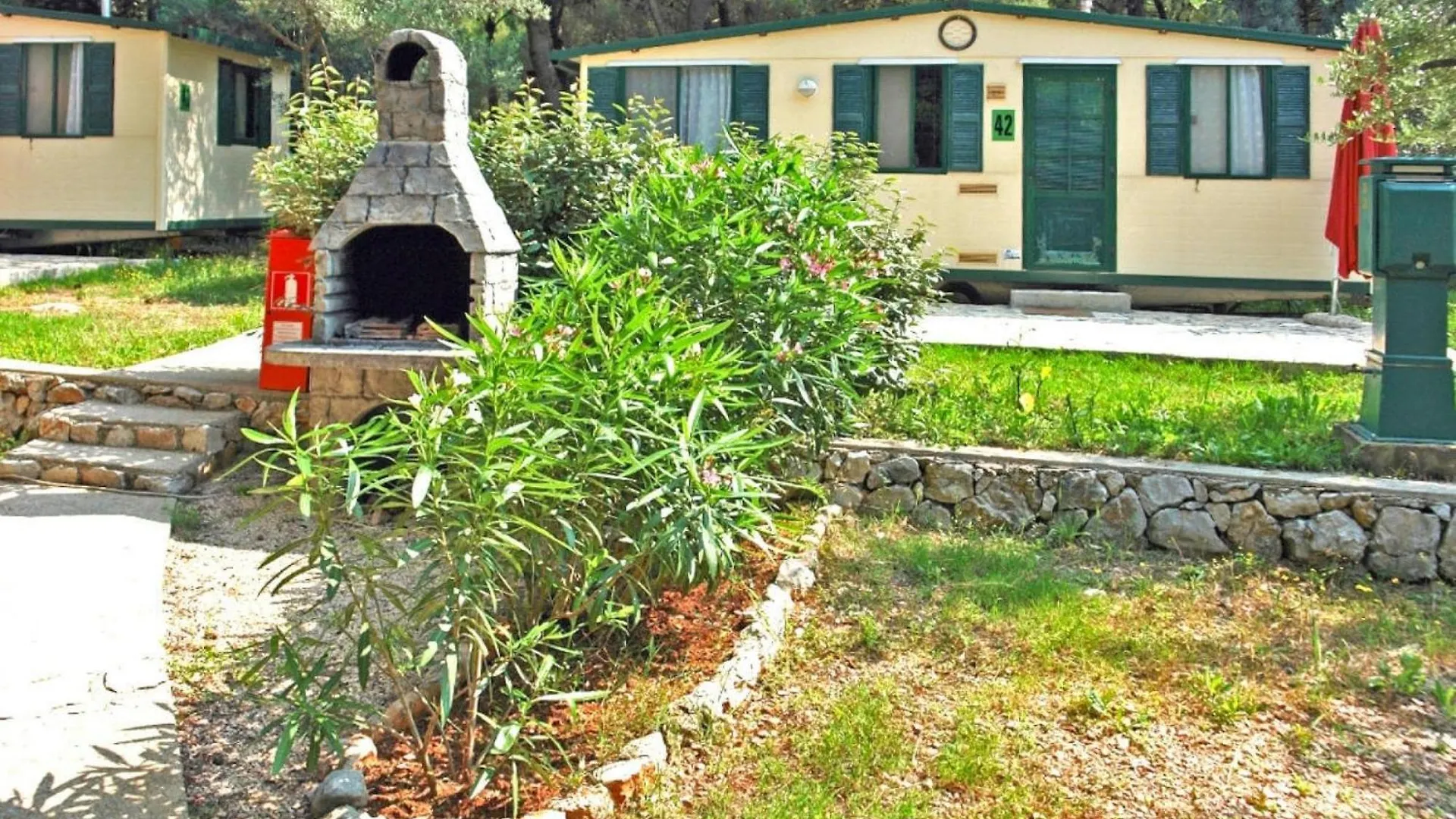 Mobile Homes With Long Pebble Beach Cres Croatia